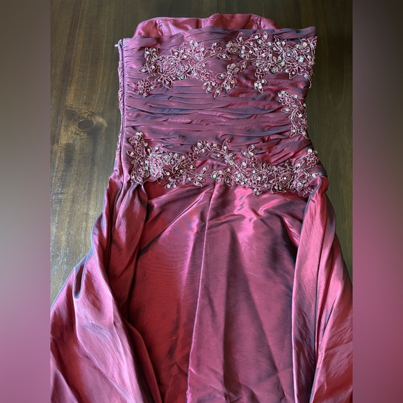 Aspeed Hand Beaded Burgundy Cocktail Dress - Picture 5 of 7